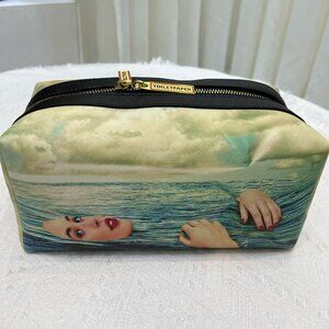 Sea's daughter makeup bag